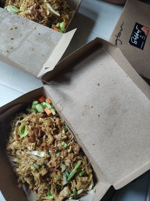 Tofu fried rice noodles at Warung Serbet in Ubud