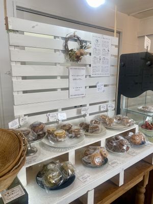Muffins and there are cookies and scones also  at Hajimarini - ハジマリニ 奉還町店 in Okayama