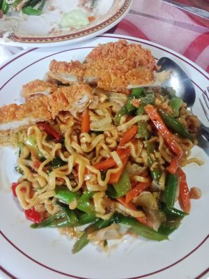 Mie goreng at Siboghana Waroeng in Ubud