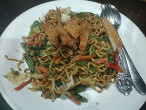 Mie Goreng (fried noodles with veg and tofu) at Siboghana Waroeng in Ubud