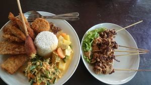 nasu campur (left) and sate jamur (right) at Siboghana Waroeng in Ubud