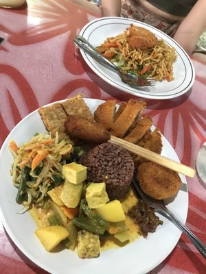 Mie Goreng (top) Nasi Campur (bottom) at Siboghana Waroeng in Ubud
