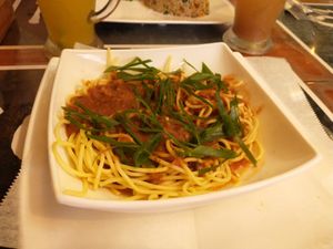 Espaguete com cebolinha em tiras ao molho pomodoro at Restaurante Bar Tablas Choo in Quepos