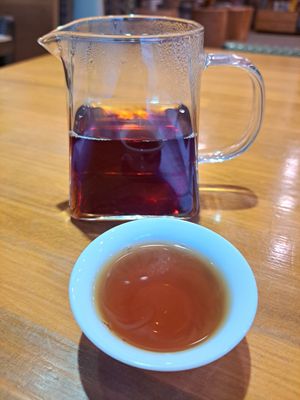 Complimentary tea at Xiafei Valley Fashion Vegetable Cuisine - 霞飛谷時尚蔬食料理 in Hualien