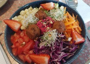 Rainbow bowl at Satiba Therapy Coffee Shop in Arequipa