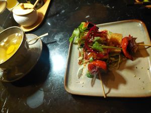 Tofuspieße und Jasmintee at Udonge Vegan Cuisine in Potsdam