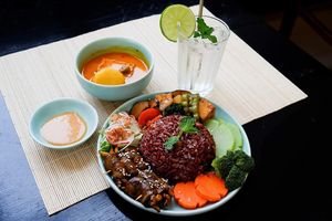 Red rice at Tiem Chay Vo Uy in Da Lat