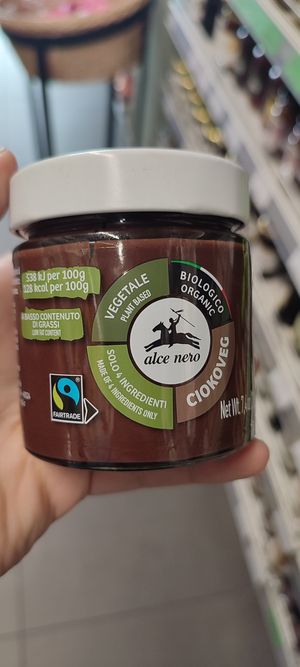 Chocolate spread at BioJu in Lezhe