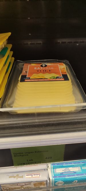 Vegan cheese at BioJu in Lezhe