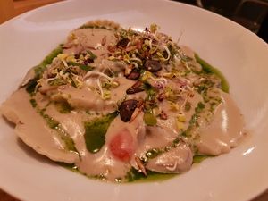 Ravioli mit Egerlingen, Sellerie und grünem Spargel  at Gratitude Restaurant in Munich