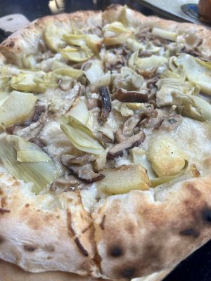 Trastevere Pizza with vegan cheese & rosemary potatoes (instead of meat)    at CinKuni in San Diego