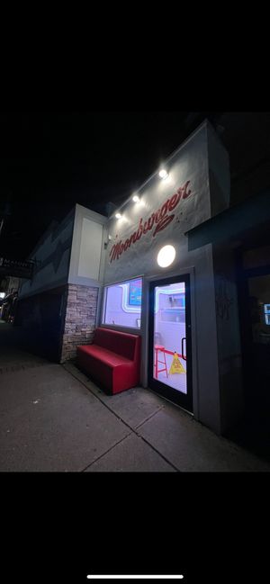 Main entrancee  at Moonburger in New Paltz