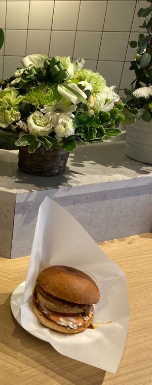 Massaman Curry Burger at Luna Burger  in Kamakura