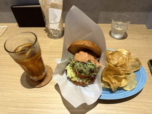  at Luna Burger  in Kamakura