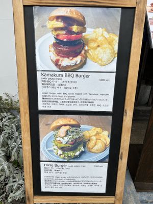 Burgers  at Luna Burger  in Kamakura