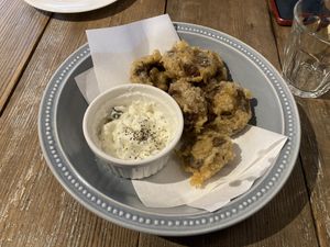 Fried mushrooms   at Luna Burger  in Kamakura