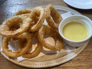 Onion rings  at Luna Burger  in Kamakura