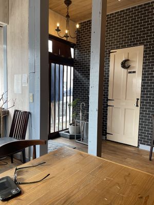 Entrance  at Luna Burger  in Kamakura