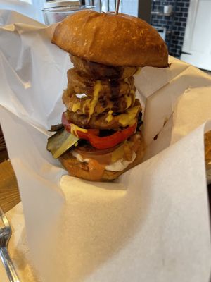 Kamakura bbq burger   at Luna Burger  in Kamakura