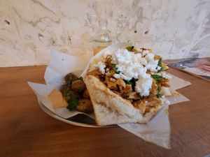 Der Berliner with potatoes at Mopa Döner   in Paris