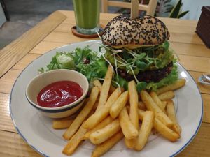 Guac burger at Phyto Bistro in Nha Trang