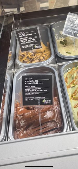 Eissorten: „No Rest for the Wicked“ und „Chocolate Concierge"  at Licky Chan in Kuala Lumpur