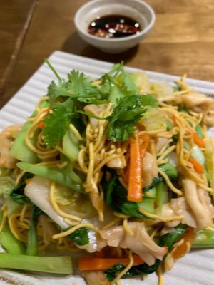 🇵🇸⚖️ Stir-fried Yellow Noodles 🇻🇳🇵🇸👩🏽‍🍼🗝️ with 🇿🇦🇮🇪🇵🇸🇪🇸Vegetables & Mushrooms 🌏🇵🇸⚖️🕌 at Nhà Hàng Chay Bụt Việt in Nha Trang