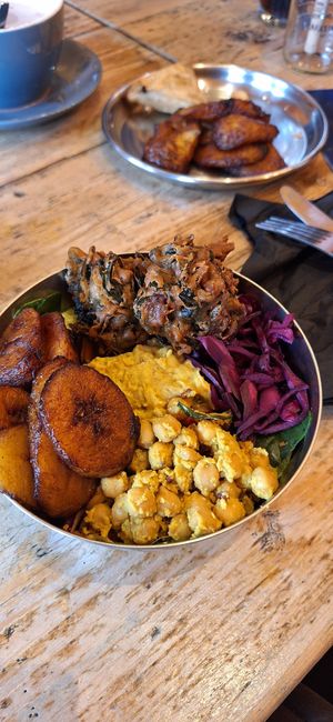 Spinach and plantain bowl at En Root in South West London