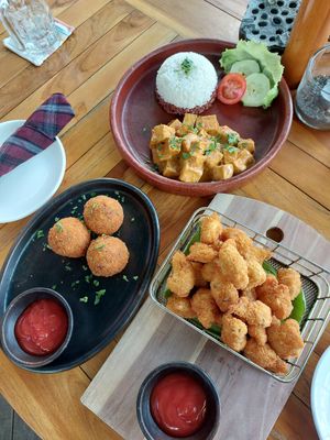 Arancini, cauliflower, and tofu rendang at Klub Kembali in 