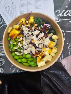 sophie large bowl at Pan Poke in Rome