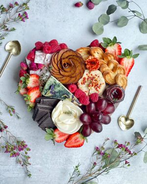 Heart-shaped vegan platter at Green Wolf Foods in Campbell