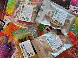 Macmunchees   at Manna Tea & Kava Bar in Sarasota