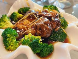 Soy Dao Bao Mushroom with Broccoli (Vegan) at Treasure Oasis Vegetarian Restaurant - 意素轩 in Kuala Lumpur