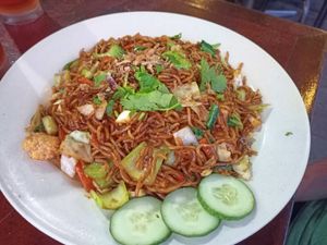 Fried noodles large at Taman Negara Floating Restaurant in Pahang