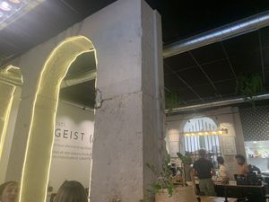   at ZEITGEIST Café in Lyon