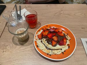 Pancakes vegan  at ZEITGEIST Café in Lyon