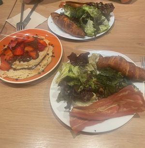 Brunch vegan  at ZEITGEIST Café in Lyon