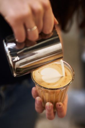  at ZEITGEIST Café in Lyon