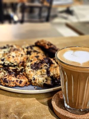  at ZEITGEIST Café in Lyon