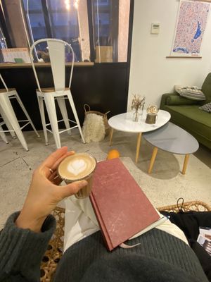   at ZEITGEIST Café in Lyon