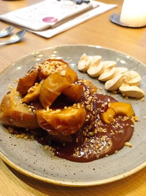  at ZEITGEIST Café in Lyon