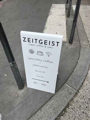 Logo  at ZEITGEIST Café in Lyon
