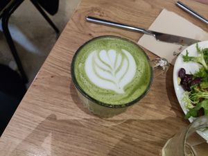  at ZEITGEIST Café in Lyon