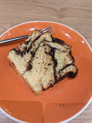 Brioche roulée chocolat at ZEITGEIST Café in Lyon