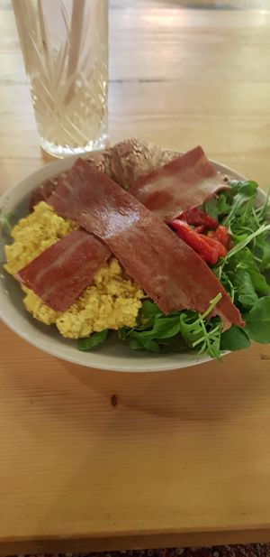  at ZEITGEIST Café in Lyon