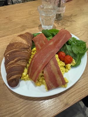 French tourist at ZEITGEIST Café in Lyon