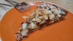 Pear Almonds tart at ZEITGEIST Café in Lyon