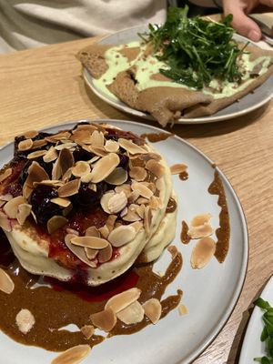   at ZEITGEIST Café in Lyon