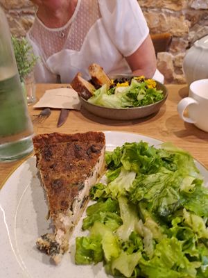  at ZEITGEIST Café in Lyon