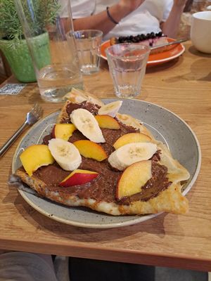  at ZEITGEIST Café in Lyon